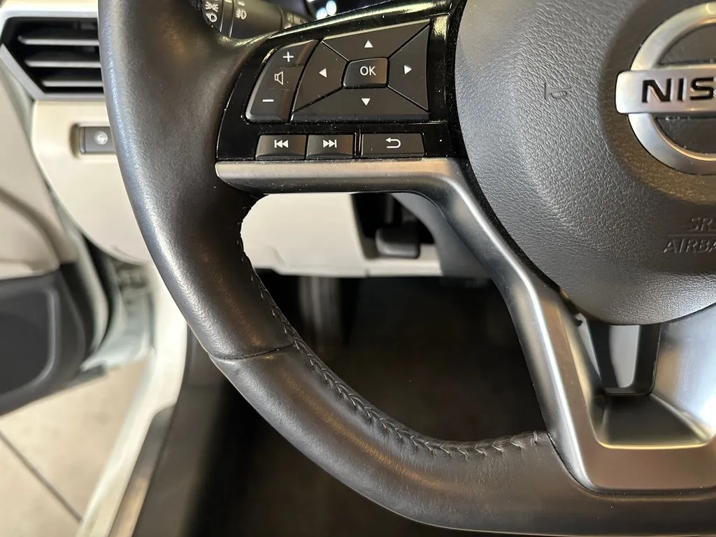 Nissan Altima photo 11