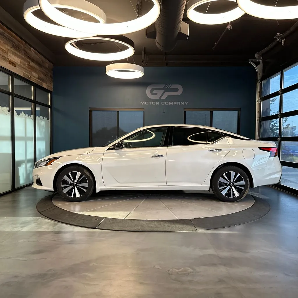 Nissan Altima photo 6