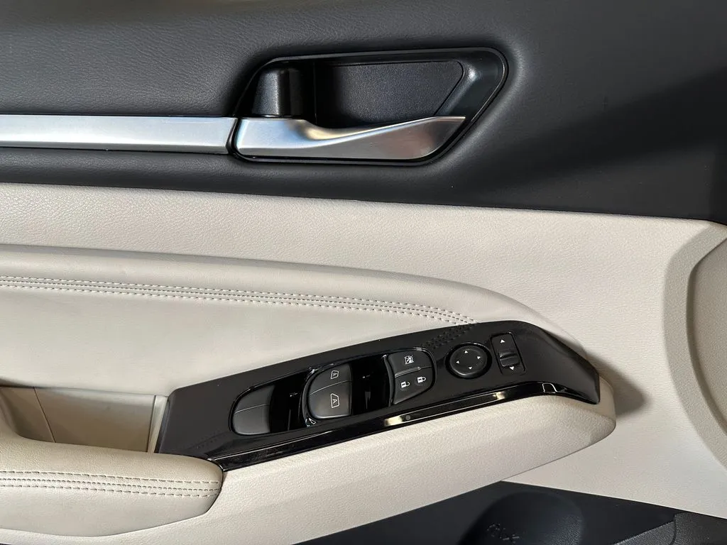 Nissan Altima photo 19