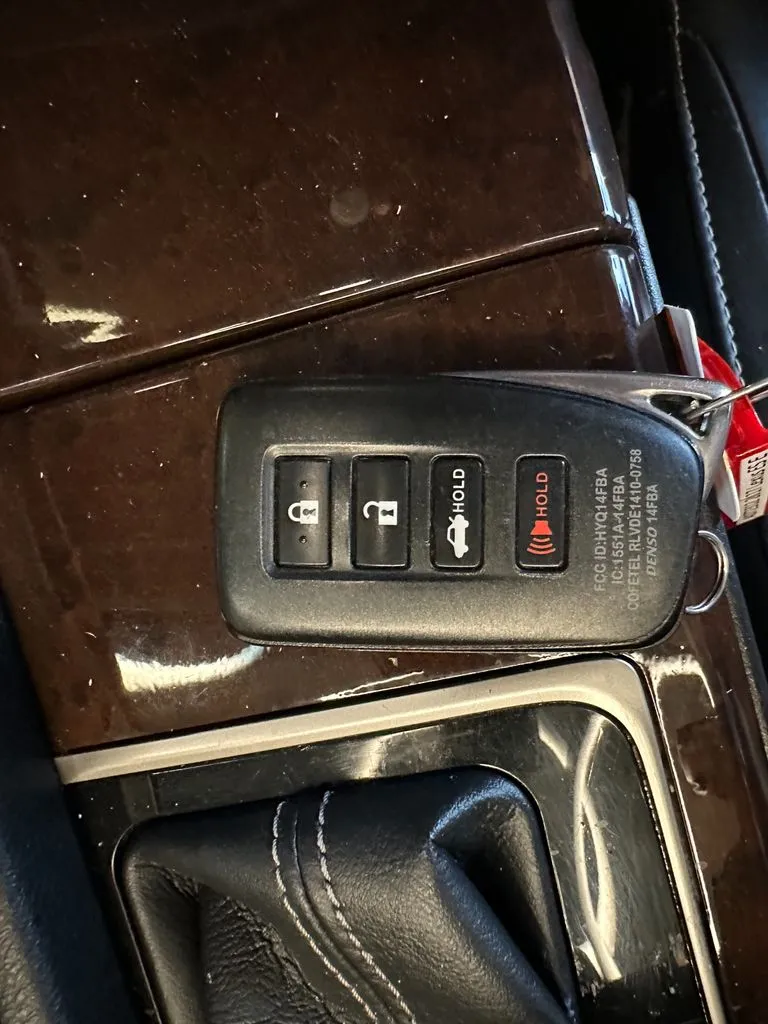 Lexus ES photo 17