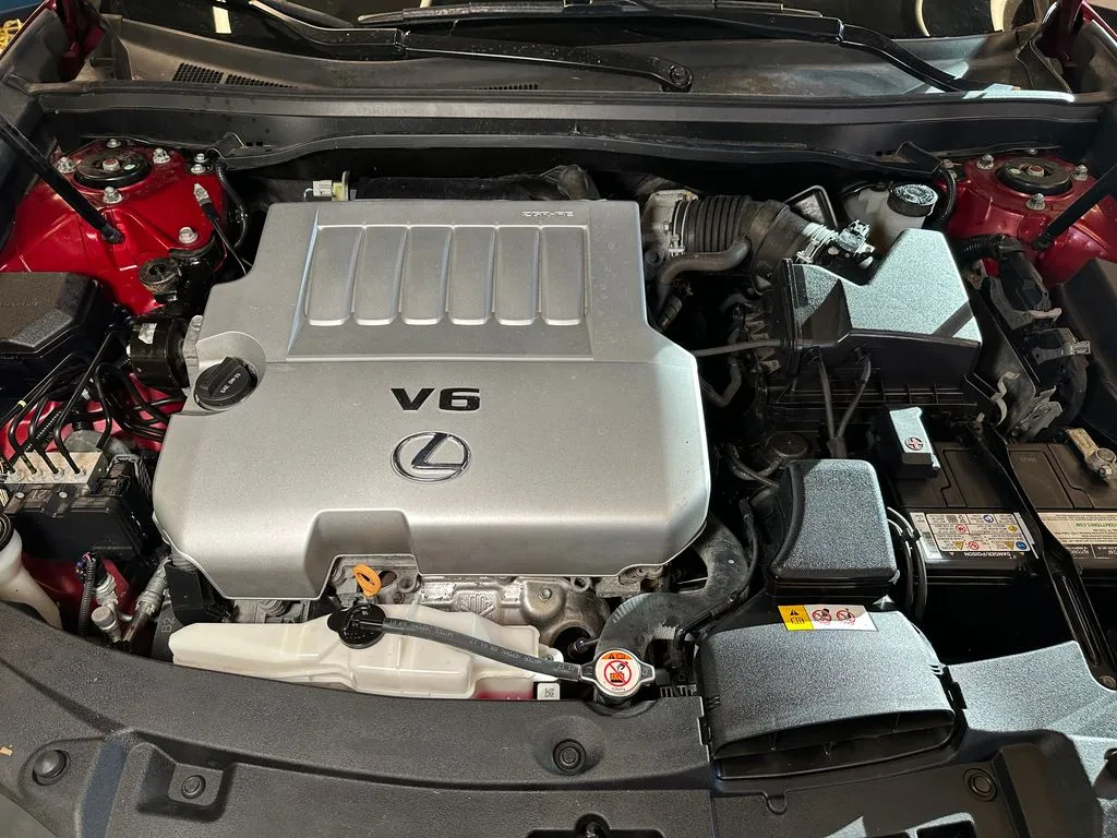 Lexus ES photo 24
