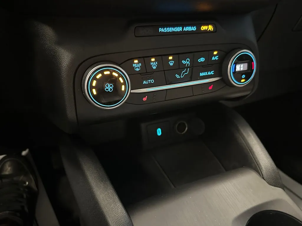 Ford Escape photo 16