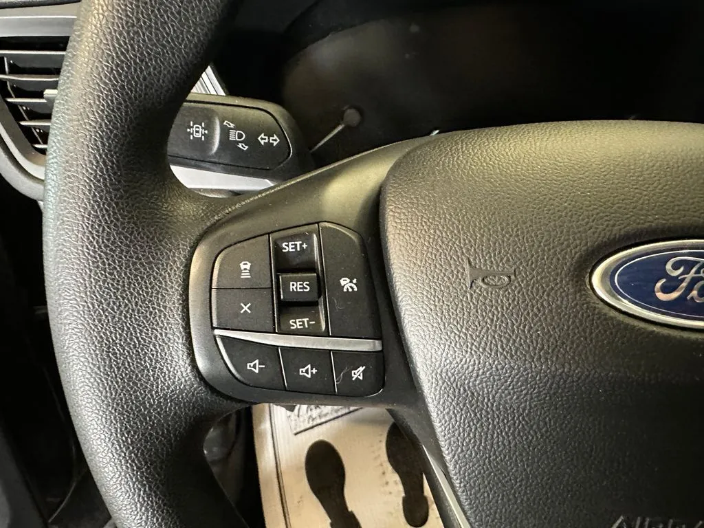 Ford Escape photo 11