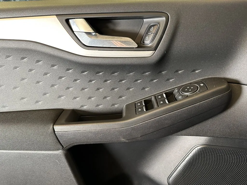 Ford Escape photo 20
