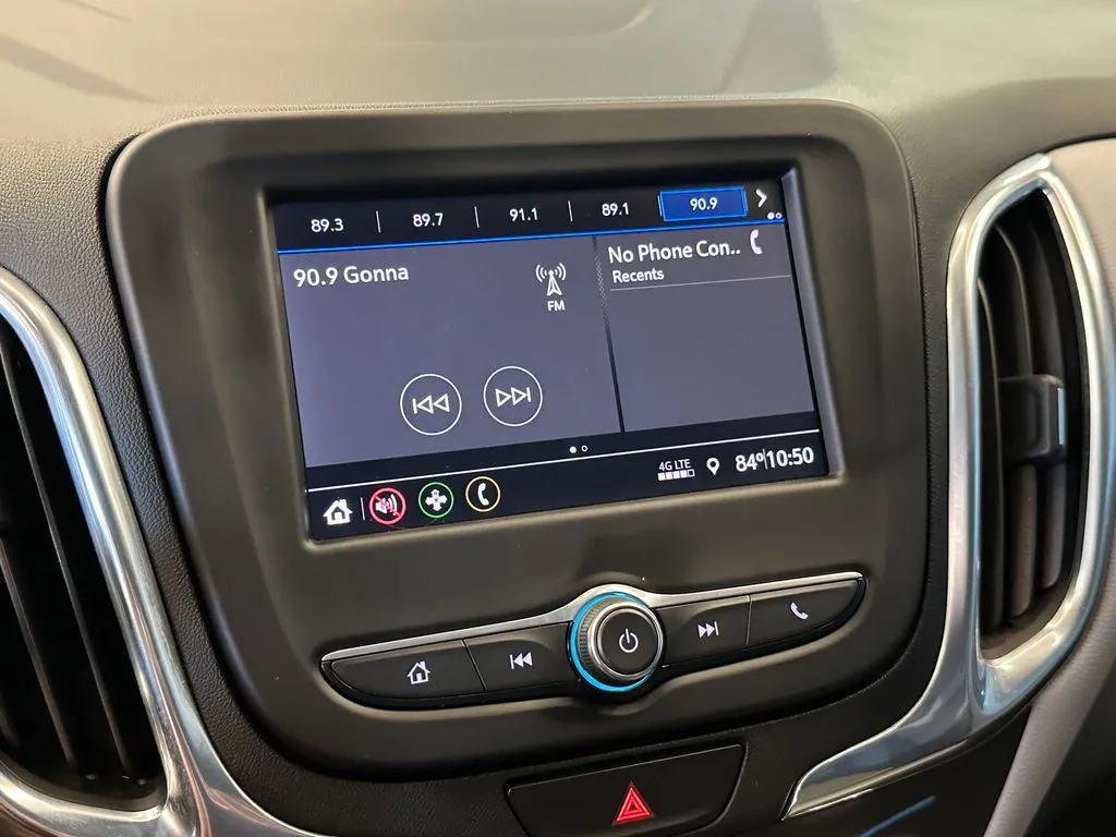 2021 Chevrolet Equinox LS - Photo 13