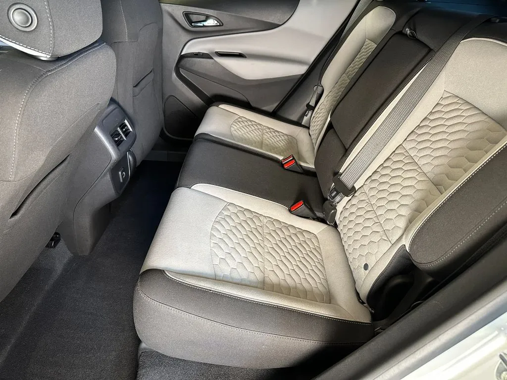 2021 Chevrolet Equinox LS - Photo 21