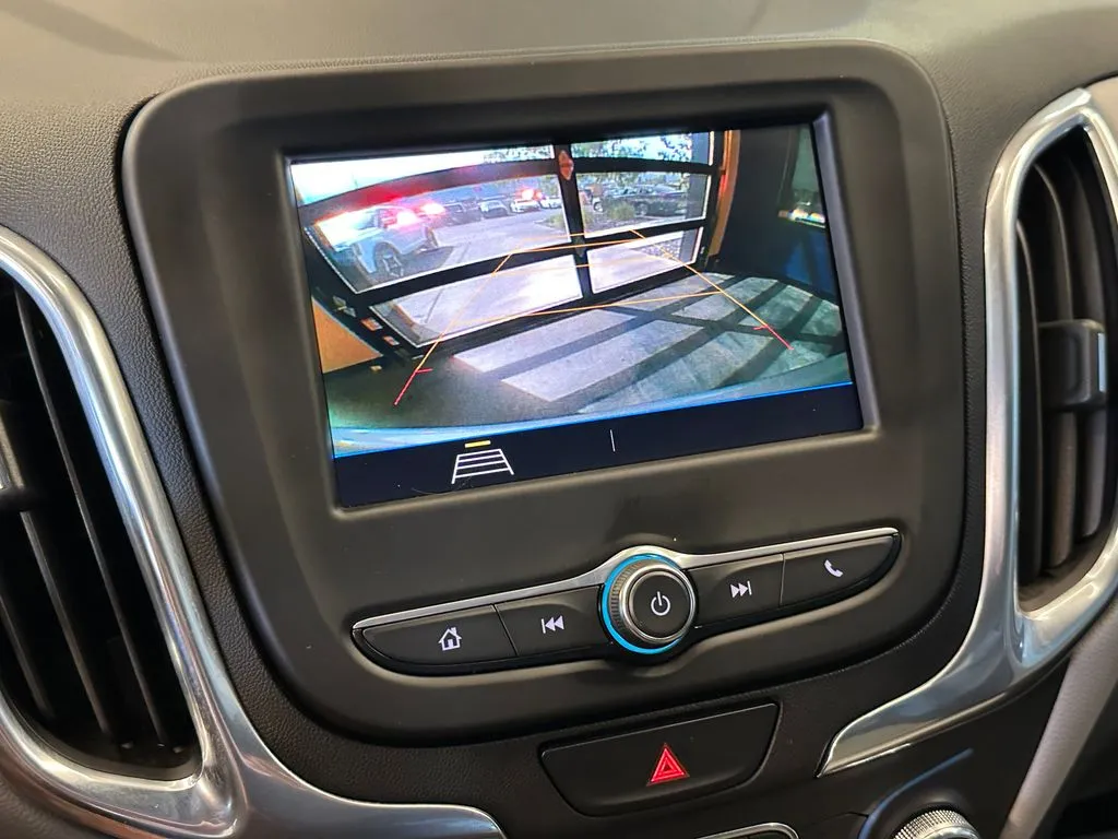 2021 Chevrolet Equinox LS - Photo 14