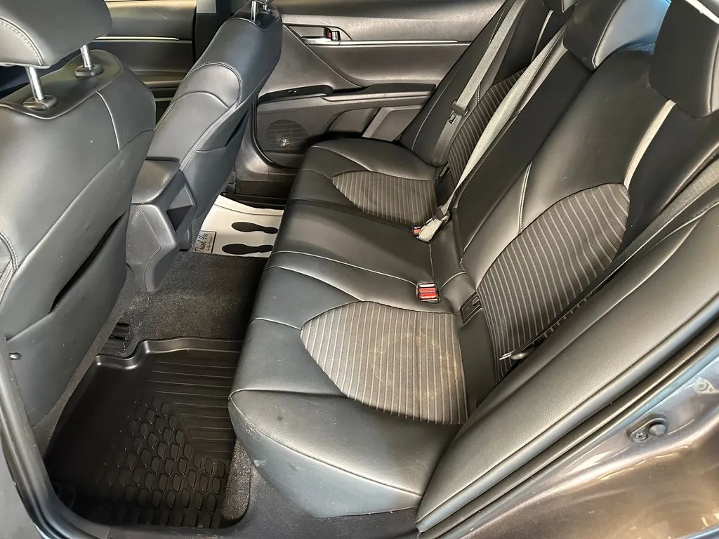 Toyota Camry photo 21