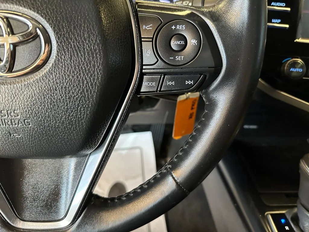 Toyota Camry photo 12