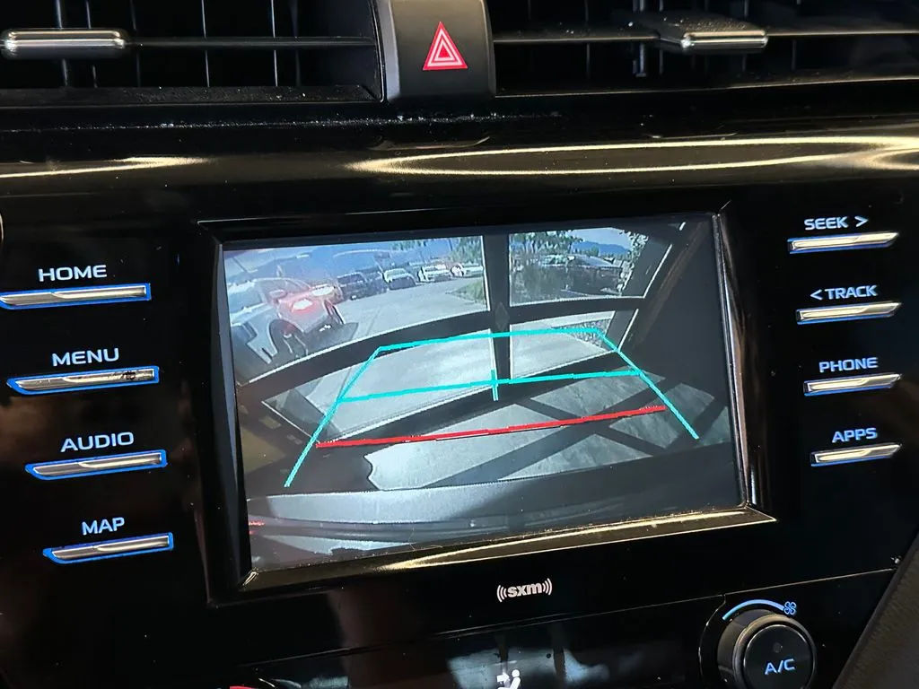 Toyota Camry photo 14