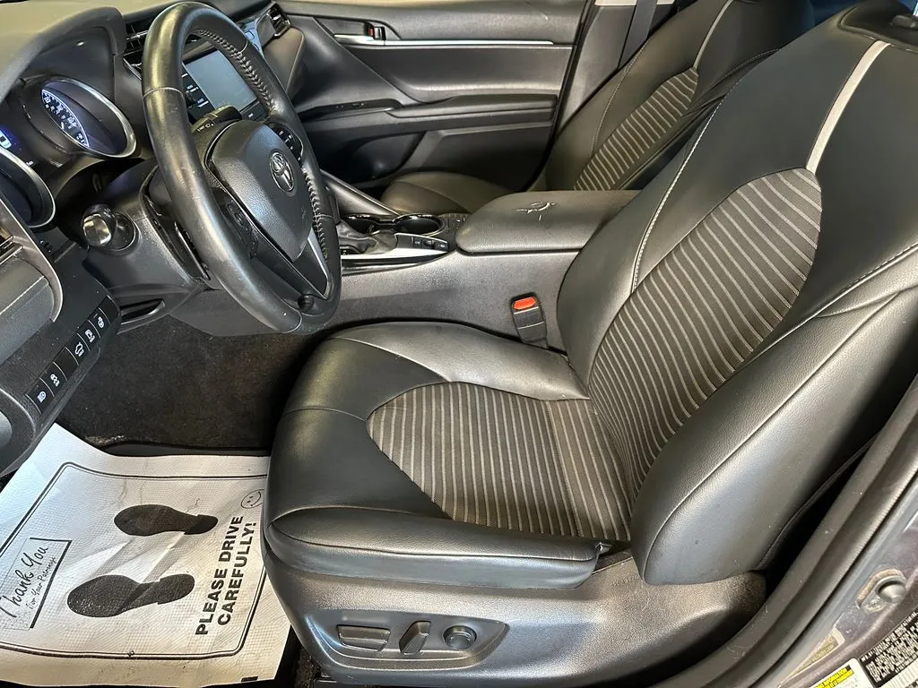 Toyota Camry photo 20