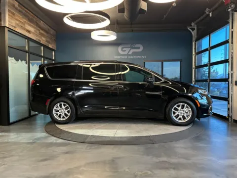 Photos of 2025 Chrysler Pacifica Select for sale in Kaysville, UT at GP Motor Company