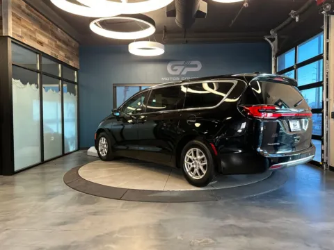 More photos of 2025 Chrysler Pacifica Select at GP Motor Company, UT