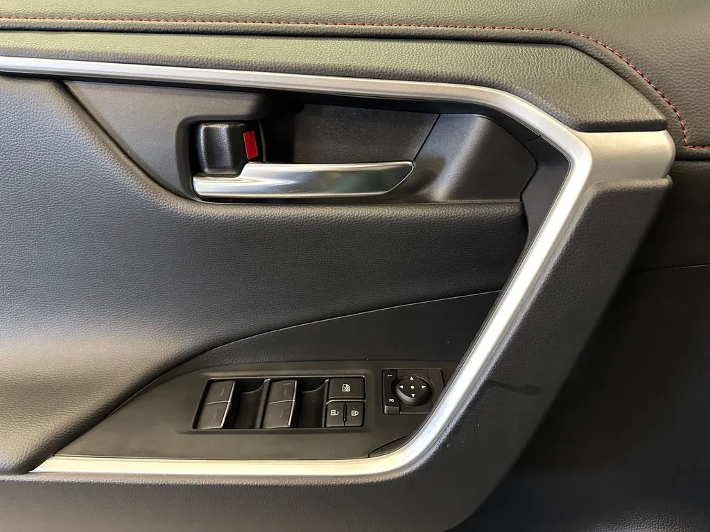 Toyota RAV4 photo 19