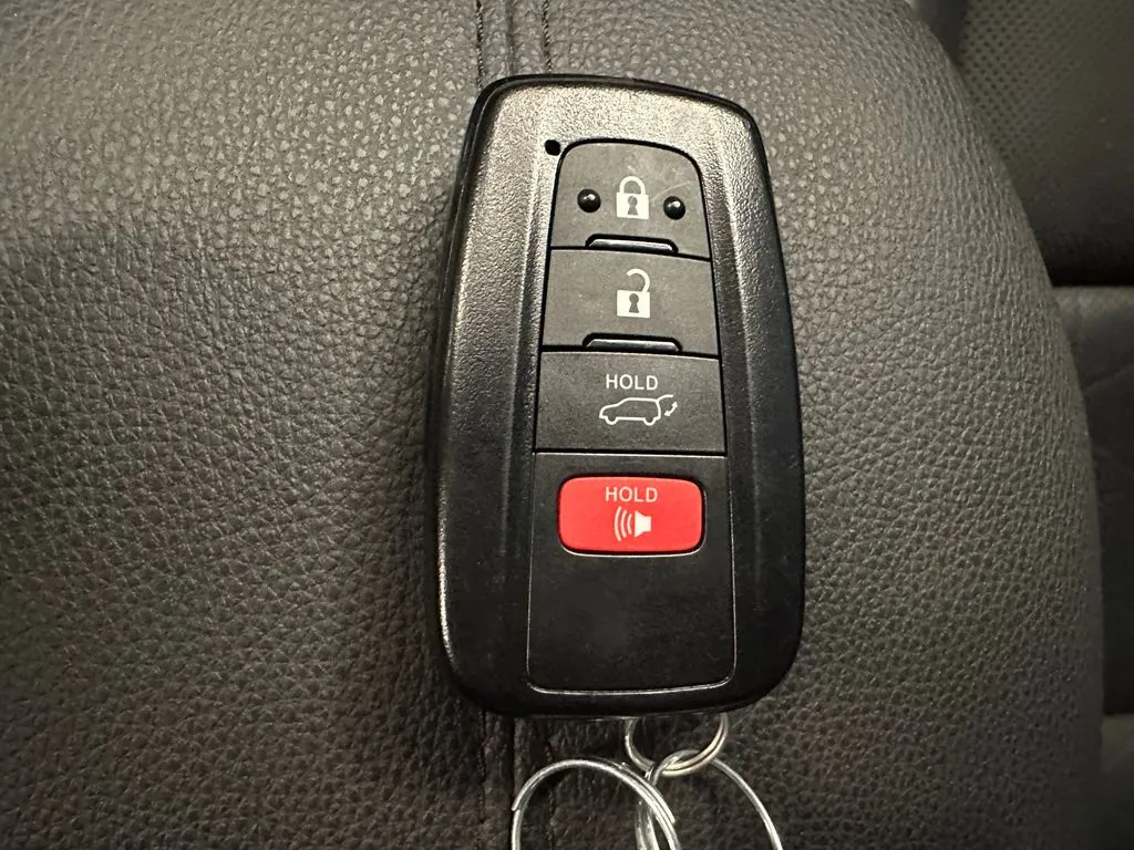 Toyota RAV4 photo 17