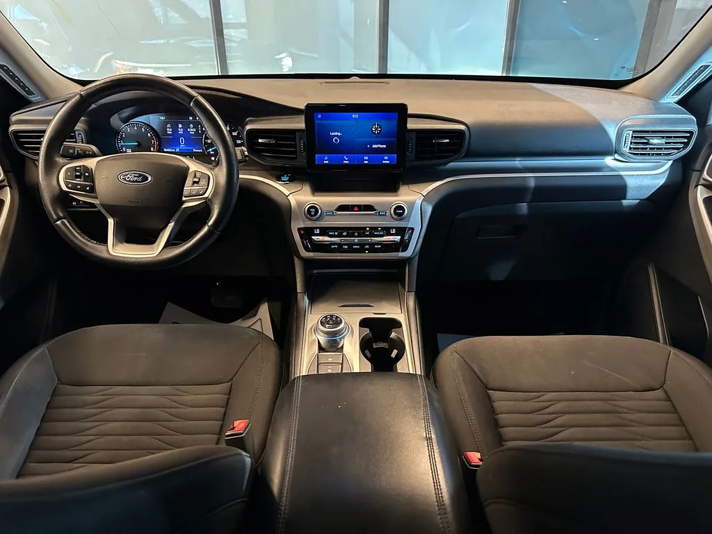 Ford Explorer photo 9