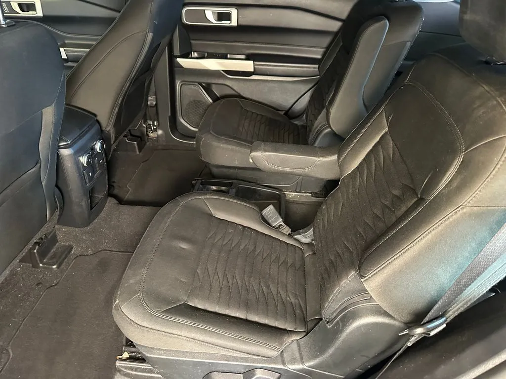 Ford Explorer photo 21