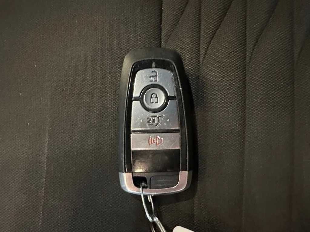 Ford Explorer photo 17