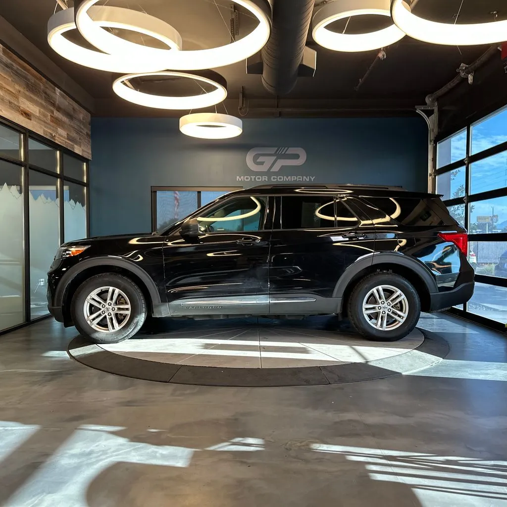 Ford Explorer photo 6