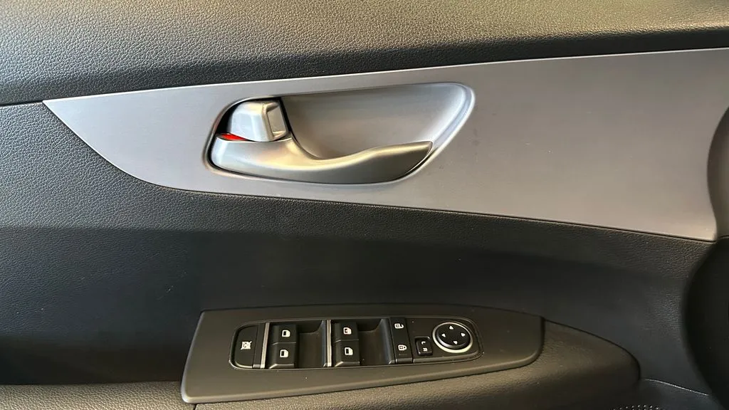 Kia Forte photo 17