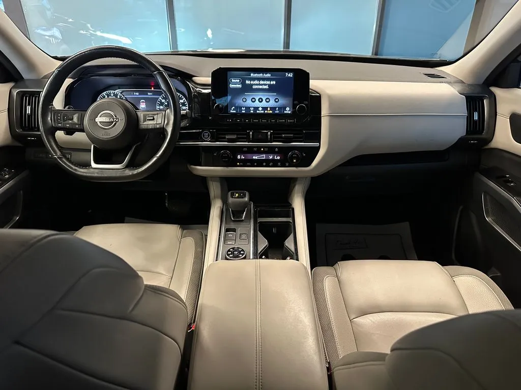 Nissan Pathfinder photo 9