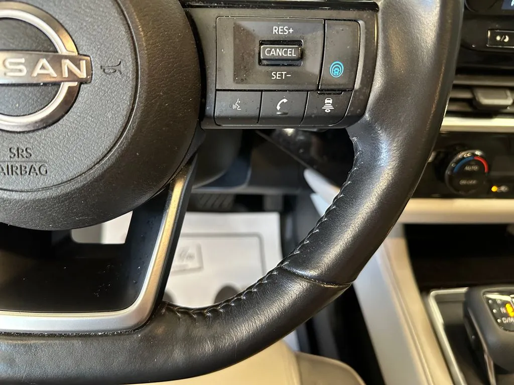 Nissan Pathfinder photo 12