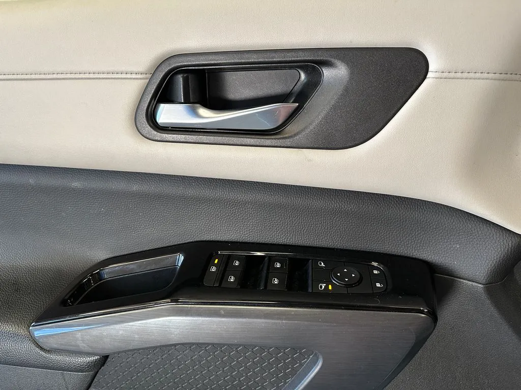 Nissan Pathfinder photo 18