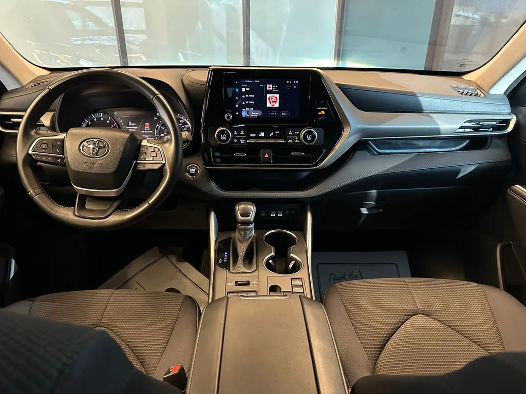 Toyota Highlander photo 8