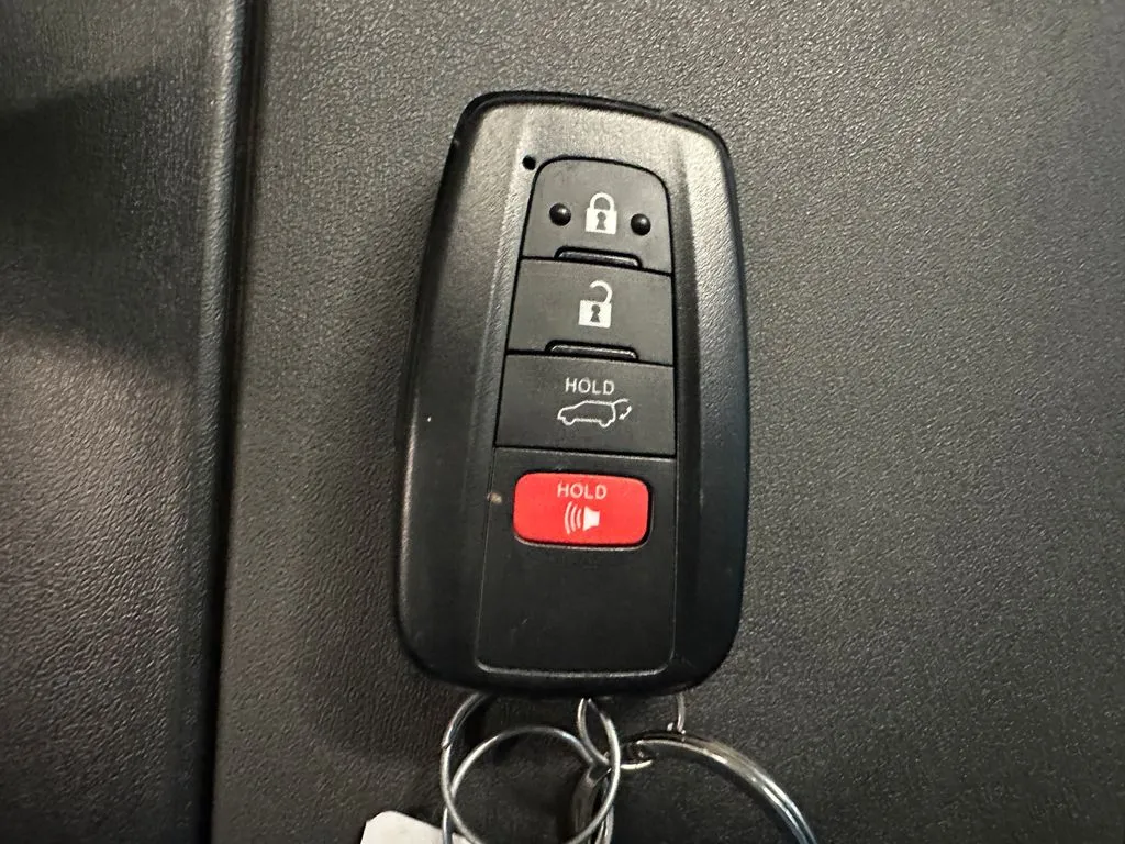 Toyota Highlander photo 16