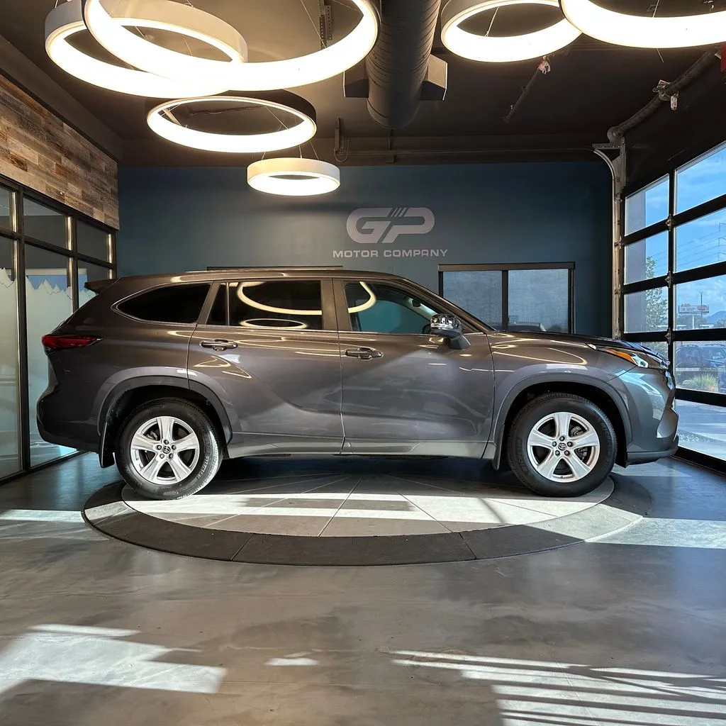 Gray 2023 Toyota Highlander LE for sale in Kaysville, UT