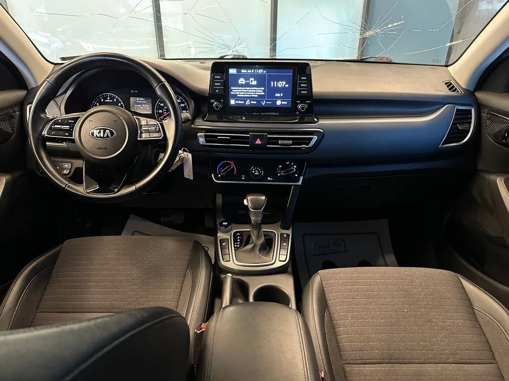 Kia Seltos photo 9