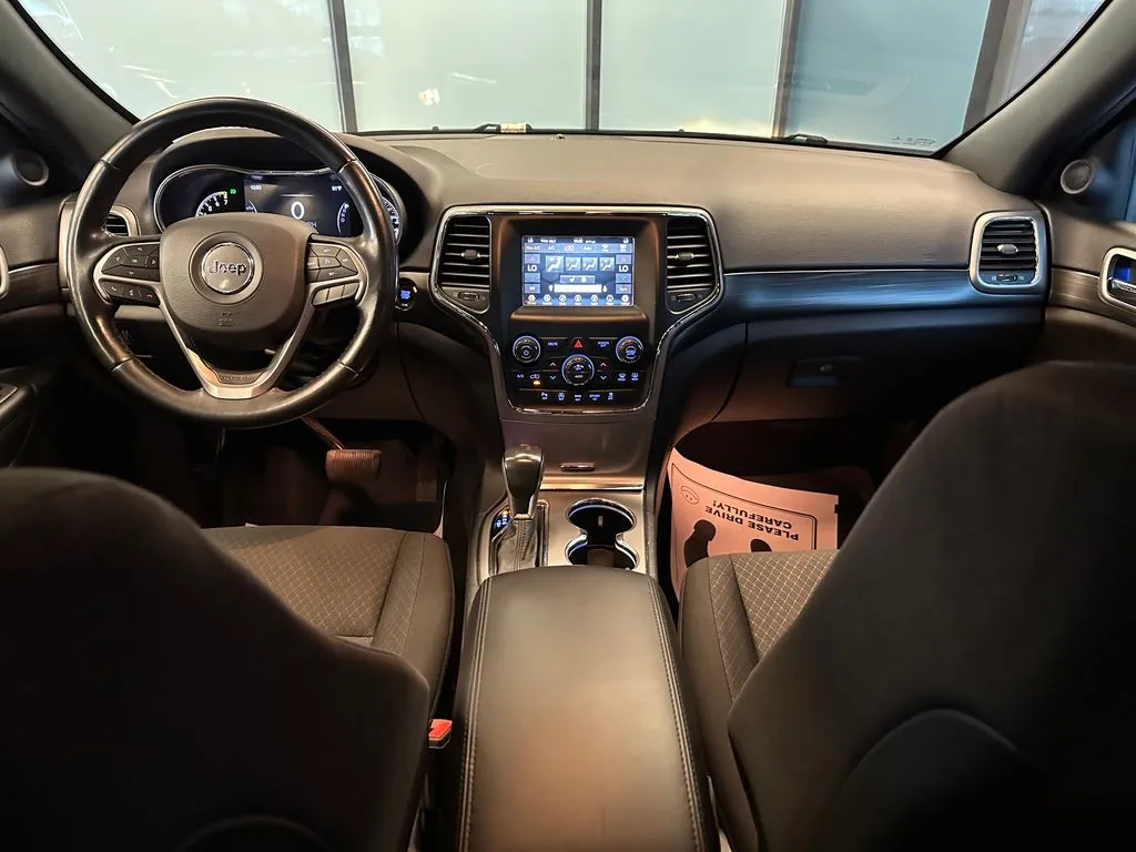 Jeep Grand Cherokee photo 9