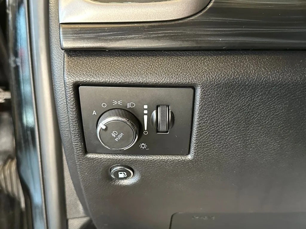 Jeep Grand Cherokee photo 19