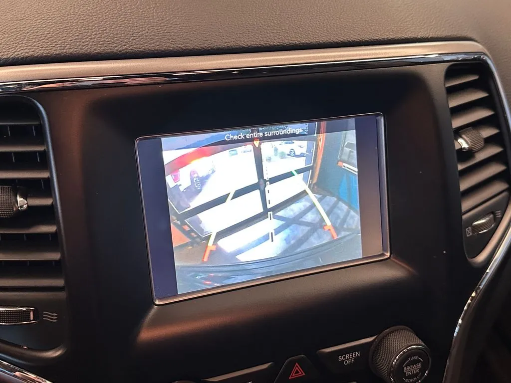 Jeep Grand Cherokee photo 14