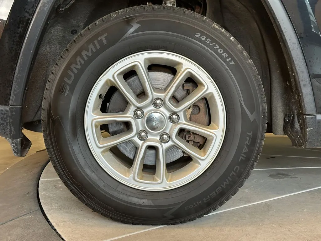 Jeep Grand Cherokee photo 25