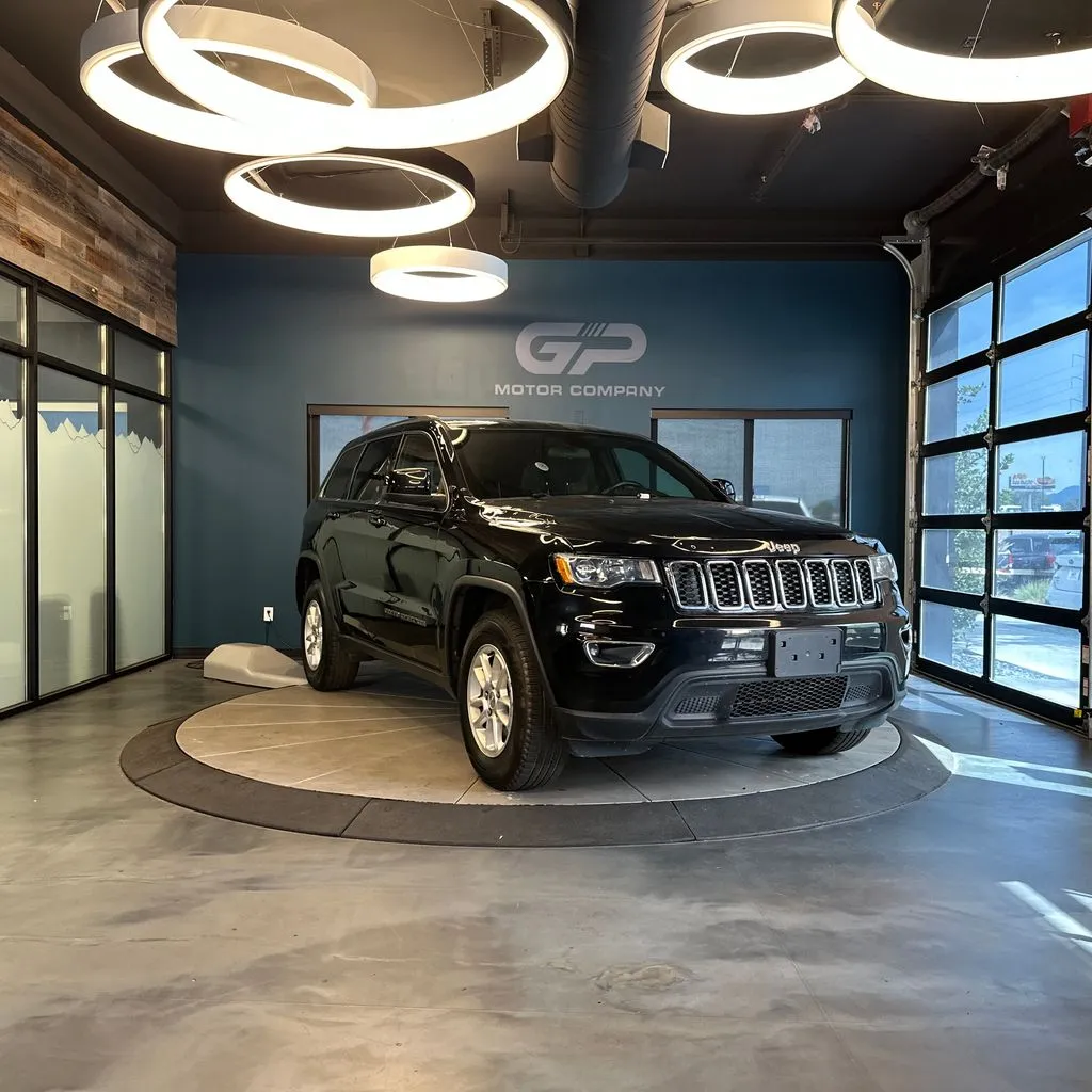Black 2019 Jeep Grand Cherokee Laredo E for sale in Kaysville, UT