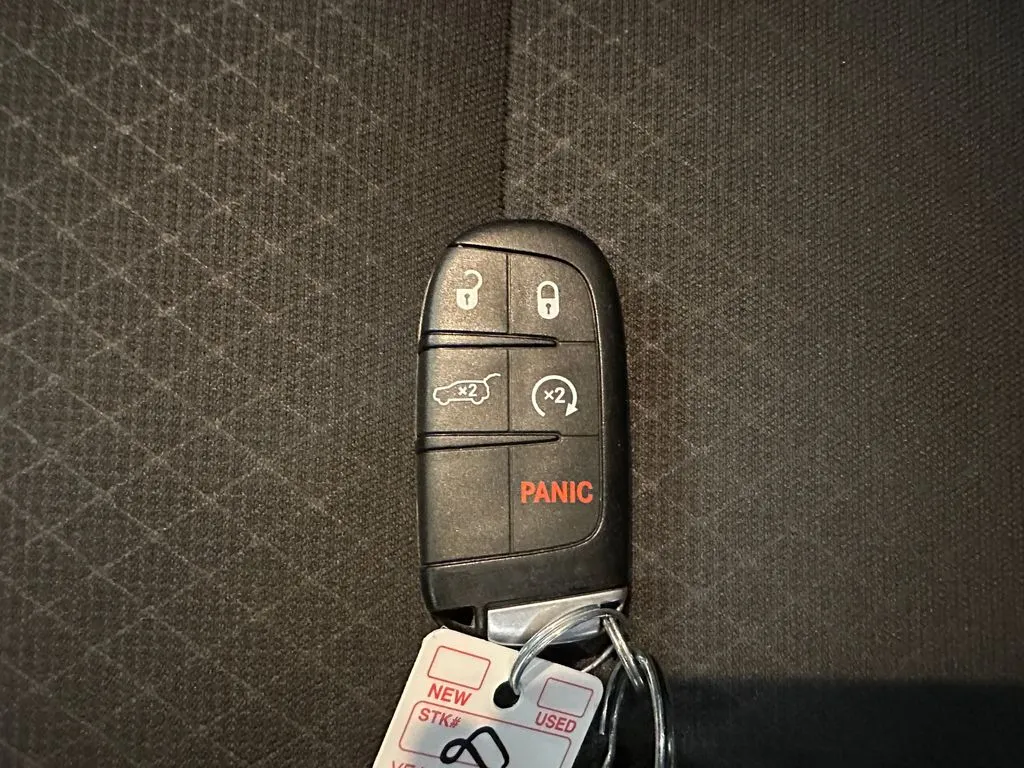 Jeep Grand Cherokee photo 17