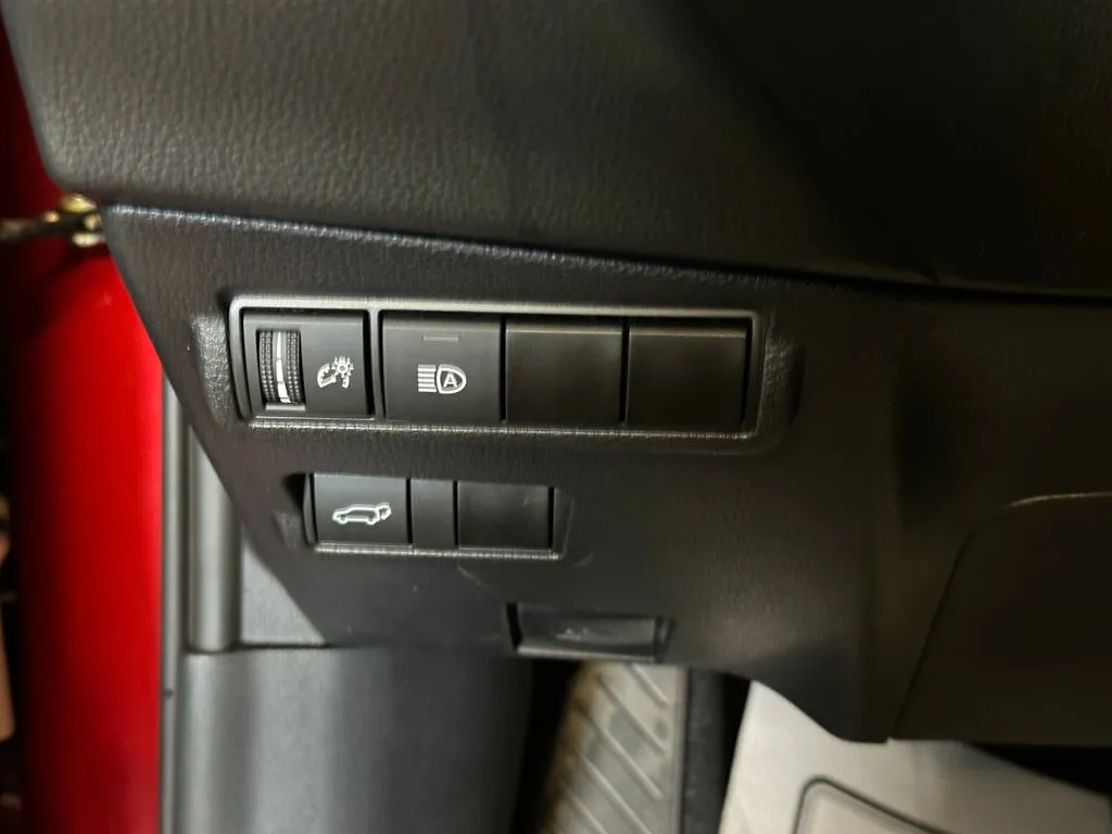 Toyota Corolla Cross photo 18