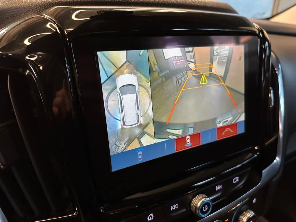 Chevrolet Traverse photo 14