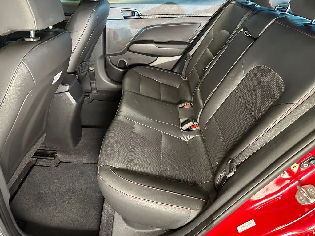 Hyundai Elantra photo 21