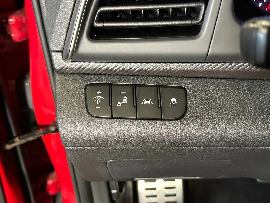 Hyundai Elantra photo 18