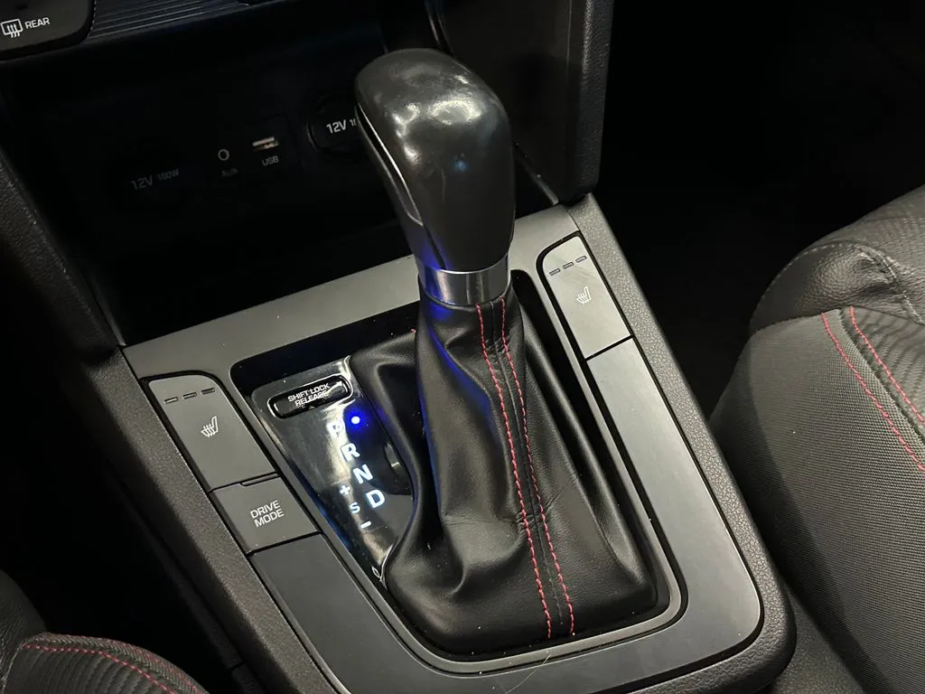 Hyundai Elantra photo 16