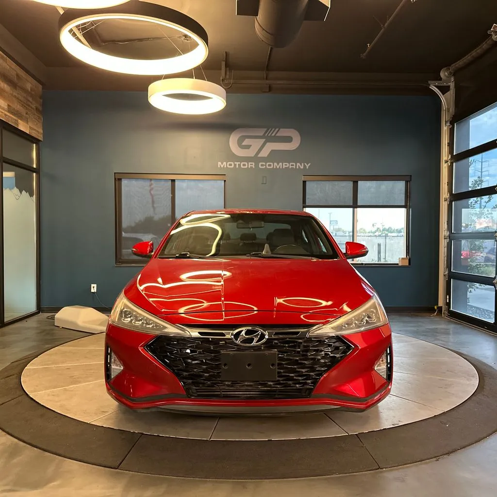 Hyundai Elantra photo 8
