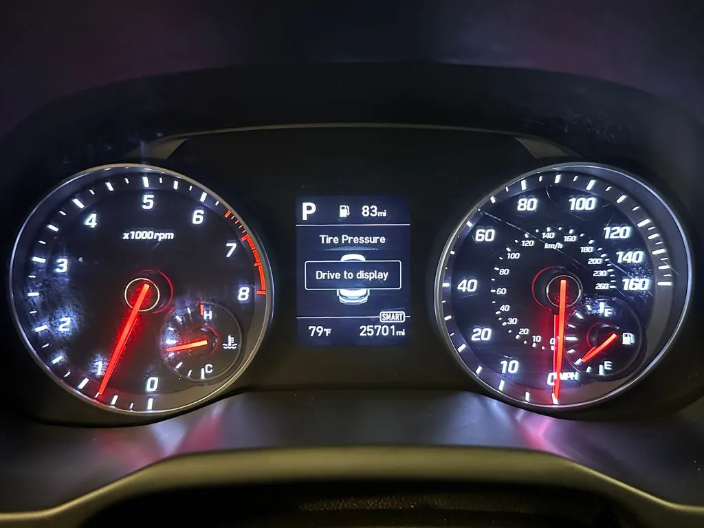 Hyundai Elantra photo 10