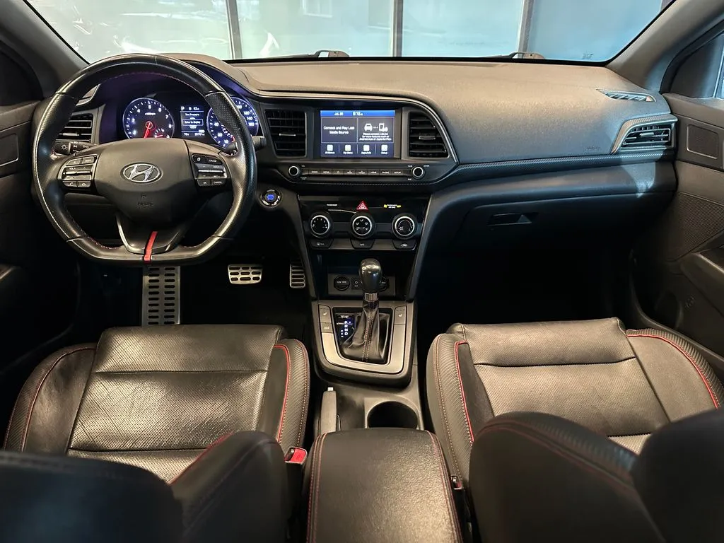 Hyundai Elantra photo 9