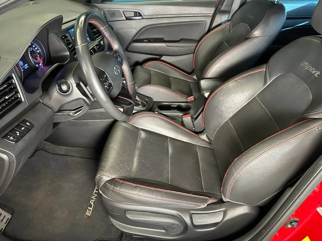 Hyundai Elantra photo 20