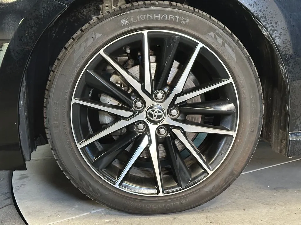 Toyota Camry photo 25