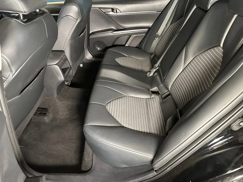 Toyota Camry photo 21