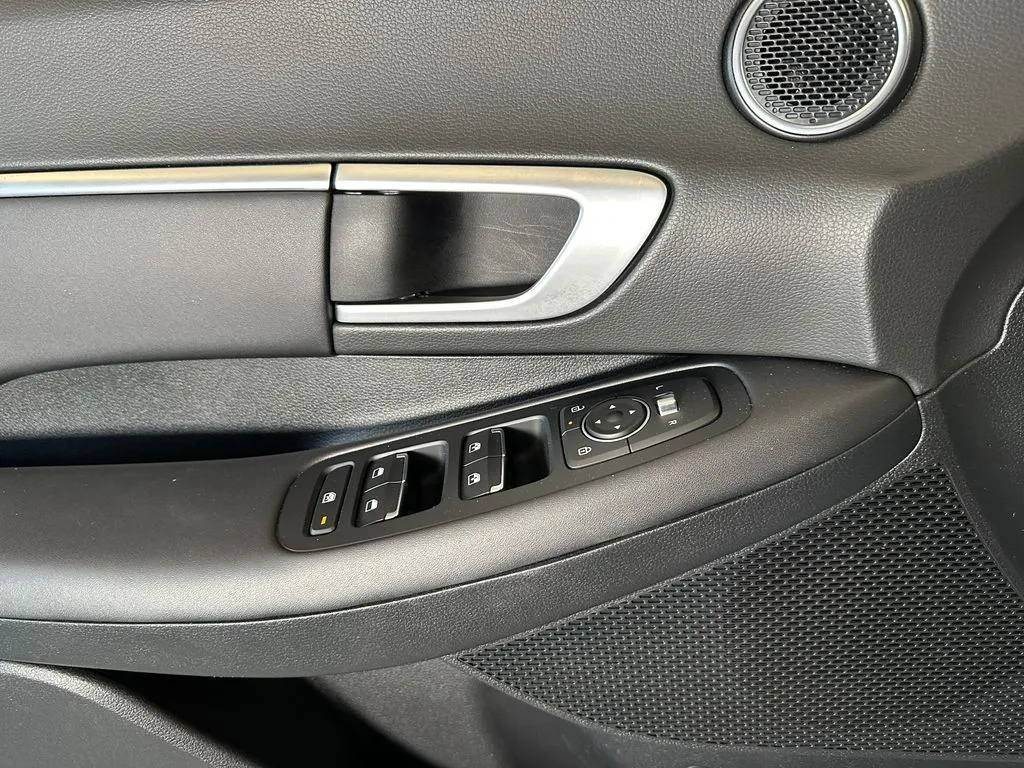 Hyundai Sonata photo 19