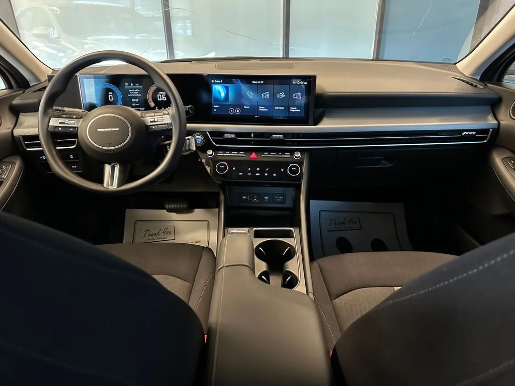 Hyundai Sonata photo 9